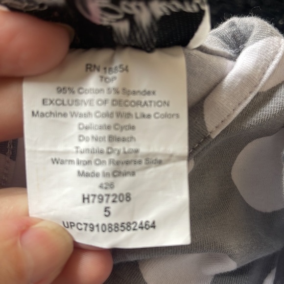 Rare Editions size 5 top. Gray with white polka dots. Candy canes on the front - Picture 8 of 8